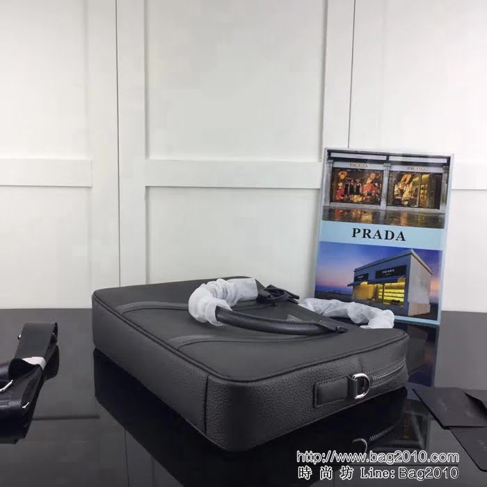 普拉達PRADA原單 2VE368-2E灰色原單荔枝紋PRADA男士公事包 PHY1561